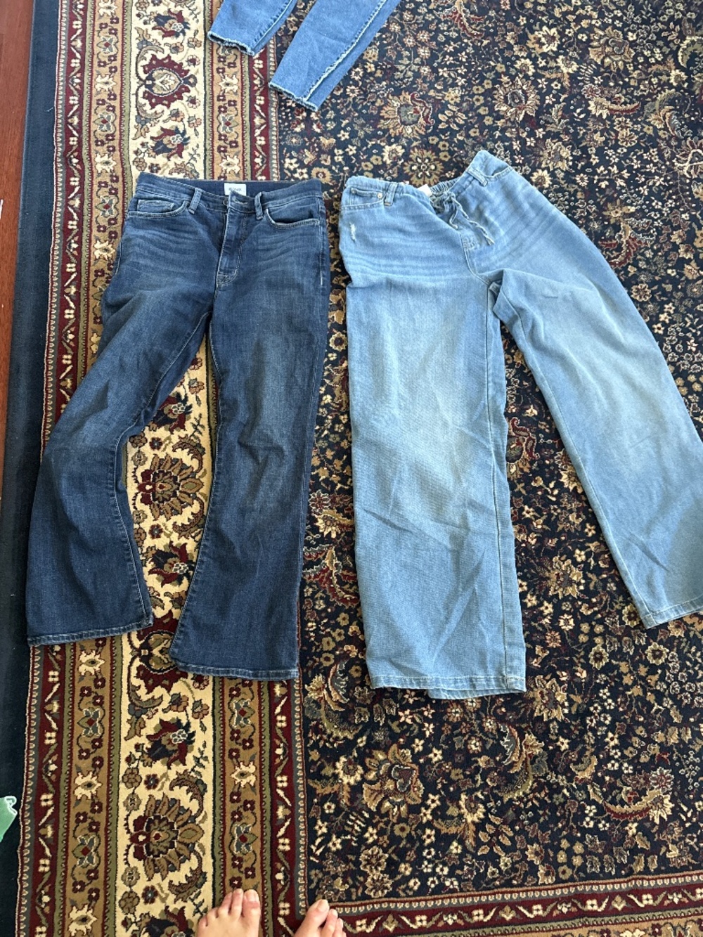 Wemons size 2/4 jeans 2 pairs brand new never worn.